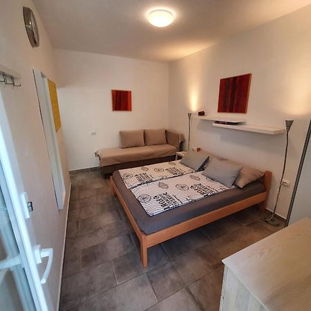 Relax House Rosemary Apartamento Draga Bašćanska Exterior foto